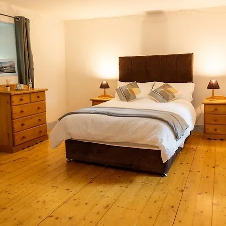 بيت للعطل Moore's *